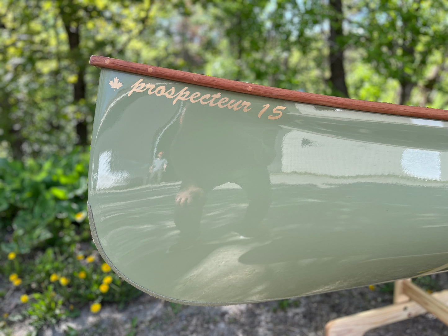 Rhéaume Prospecteur 15' Canoe - Kevlar Exterior - Wood Trim - Innegra Basalt Interior - Matcha Colour