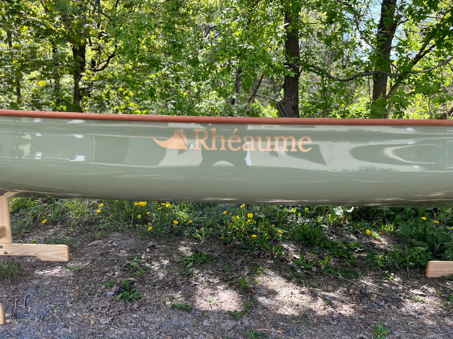 Rhéaume Prospecteur 15' Canoe - Kevlar Exterior - Wood Trim - Innegra Basalt Interior - Matcha Colour