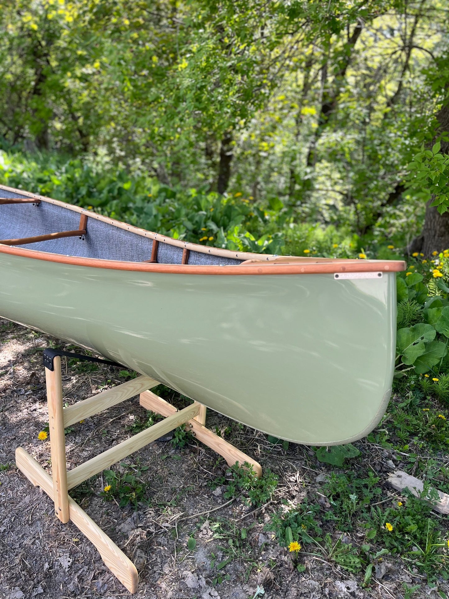 Rhéaume Prospecteur 15' Canoe - Kevlar Exterior - Wood Trim - Innegra Basalt Interior - Matcha Colour