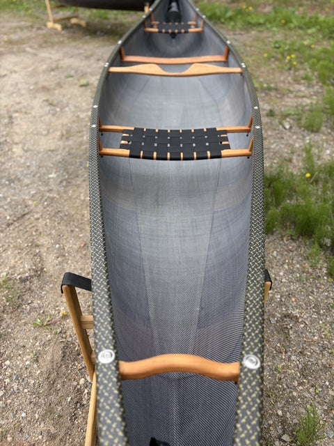 Rhéaume Prospecteur 16'6 Canoe - Carbon Exterior - Composite Gunwales - Innegra Basalt Interior - Clear Colour