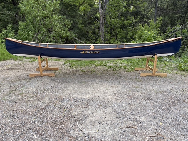 Rhéaume Prospecteur 16'6 Canoe - Kevlar Exterior - Cherry Wood Gunwales - Innegra Basalt Interior - Blue and White Two-Tone